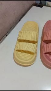 SANDAL FASHION SLOP WANITA BAN DUA TEBARU KARET EVA KEKINIAN