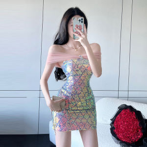 ชุดเดรสรัดสะโพกเข้ารูปเปิดไหล่เย็บติดผ้าตาข่ายคอปาดชุดเดรสสั้นปักเลื่อมสำหรับการแสดงงานเลี้ยงกลางคืนวันเกิด