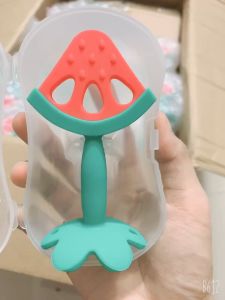 Gặm nướu cho bé silicon hình hoa quả kèm hộp đựng an toàn vệ sinh