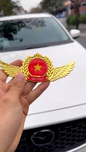 Miếng dán cao cấp hình Quốc Kỳ Việt Nam 3D Trang Trí Ngoại Thất Xe Hơi Xe Máy - Kiểu dáng Bông lúa Vương miện