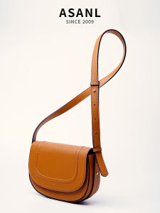 Semi-Circular Saddle Bag Womens Leather Handbag Single Shoulder Crossbody Piglet Bag Fashionable Casual Magnetic Buckle Closure