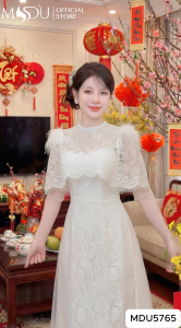 Set Áo Dài MDU5765 Trắng Kiêu Sa Ren Nổi Phối Lưới Áo Choàng Đính Lông Ngọc Quần Satin Suông Mềm Từ MDU