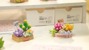 Year End Sales | KOCO Preserved Fresh Flower Rose 249pcs (KC02086) Micro Mini Building Brick Set | Blessings Of Succulents