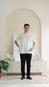 SHABIYAN Kemeja Koko Pria Motif Batik Modern Lengan Pendek - Warna Arang/Abu Gelap