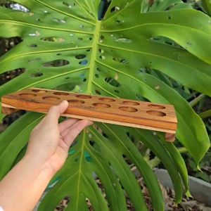 ที่วางไข่ เก็บไข่ ชั้นวางไข่ ไม้สักแท้ 12 ฟอง มีขาตั้ง ก12×ยาว32×หนา2 ซม. ถาดไข่ แท่นวางไข่ น้ำหนักเบา แข็งแรง ทนทาน ปลอดภัย ไม่เป็นอันตราย เลเซอร์ข้อความตามใจลูกค้า