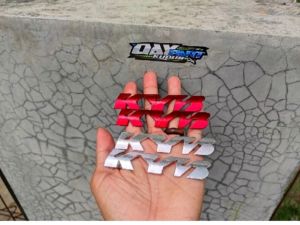 emblem skok kyb zeto tebal 2 mm mirip ori logo skok kyb zeto logos skok kyb tulisan kyb emblem kyb zeto timbul skok kyb timbul kyb logo kyb logos kyb tulisan kyb zeto almunium alumunium alminium pnp skok vixion mp gl cb tiger ninja vario beat aerox fiz r