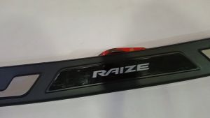 Pinjakan Kaki Belakang / Side Scuff Plate Black Sill Plate Toyota Raize / Rocky 2021 - 2024