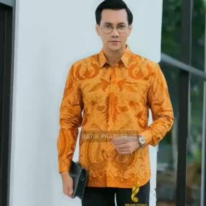 Prabuseno Batik Original: Kemeja Batik Pria Lengan Panjang Slimfit