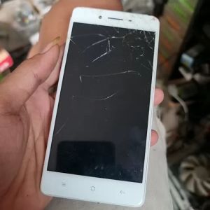Mesin Oppo F1F Ram 3/16Gb siap rakit mesin jos no minus no kendala ya belum pernah servisan bos kuh alias perawan