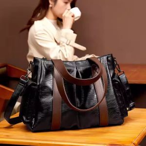 Trendy Large Capacity Leather Shoulder Bag Womens Crossbody Bag Commuter Handbag Soft Handle Zipper Closure Tote Bag