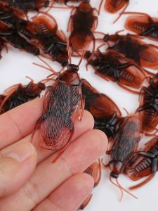 Animal Toys Fake Cockroach Trick Weird Funny Realistic Xiaoqiang Childrens Day Prank Whole Person Handy Gadget Gift