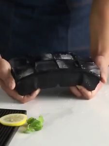 Cetakan Es Batu Silikon Hitam 15 Kotak untuk Minuman - Tahan Lama dan Reusable