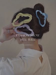 Dopamine Cloud Hair Claw Clip Design Sense Fashion Shark Clip Exquisite High-end Hair Clip