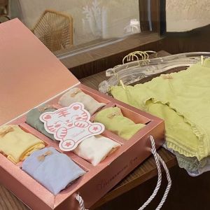 🌻 Ready Stock 🌻🌼👙 Ladies Panties ✔️ Middle Waist ✔️ Suitable 40--65kg✔️Lace -6pcs/box🌼