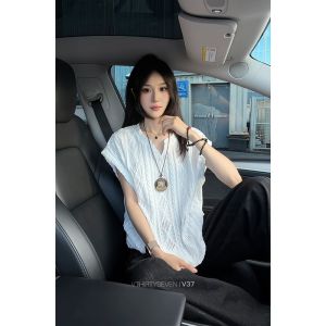 NANSSE | Lattice V-Neck Sleeveless T-Shirt