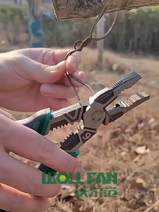 รุ่นใหม่ล่าสุดคีมปอกสายไฟ 9นิ้วคีมช่างไฟฟ้าวัสดุสแตนเลส ตัดได้ทั้งสายอ่อนและสายแข็งคีมอเนกประสงค์ สามารถใช้เป็นประแจได้ด้วย 5in1 (ปอกลวด/กดลวด/ตัด/ม้วนลวด/หนีบ)