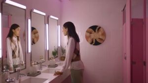 Moisturizing lip balm lipstick improving dryness soft sooth lip balm mint 3g