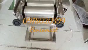 Máy cán mực cán cá đối chạy điện 220v mô tơ giảm tốc 100w