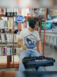 MINSINE Electronic Drum Set with Built in 2 Speakers 7-Pad Digital Portable Drum Set Tabletop Drums with Built-in Speakers Multifunction Digital Kit