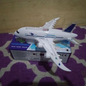 MAINAN PESAWAT GARUDA INDONESIA ADA MUSIKNYA/AIRBUS.A380/MAINAN ANAK