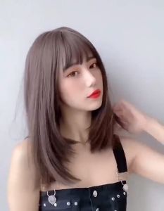 Wigs Womens Medium Short Straight Hair Fashion Air bangs Female Shoulder Full Headgear Length Wig