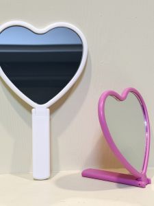 Kính Trang Điểm Cầm Tay Hình Trái Tim Màu Trắng Nguyên Chất Kính Trang Trí Đơn Mặt Cao Cấp Có Thể Gập Lại Cảm Biến Điện Dung