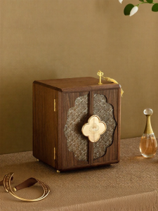 NORDIC MORE | Secure Wooden Jewelry Box