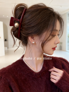 Elegant Large Pearl Hair Clip Womens Simple Stylish Shark Clamp Hair Accessory for Thick Hair Updos Commuting Daily Gatherings