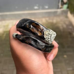 Gelang Akar Bahar Merah Bodi Hitam Sedang Variasi Alpaka