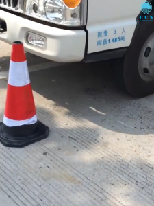 PE Traffic Cone with Rubber Base 75cm (1 pcs) Retractable Traffic Cone Bar Traffic Safety Barrier Traffic Delineator Post Cones Bar 60CM 70CM 95CM rubber cone roadblock cone ice cream cone traffic safety Traffic Barrier Traffic Delineator Post Cones Bar