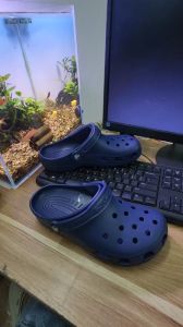 Sục Cross band classic nam nữ chính hãngfull box đi mưa tặng 10 sticker màu navy