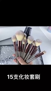 คุณค่าแห่งบริการ แปรงแต่งหน้า 15 ชิ้น บริเวณใหม่ แปรงปัดแก้ม แปรงไฮไลท์ และแต่งหน้า Makeup Brush สดใส