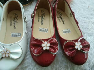 Flatshoes anak perempuan model pita silver size 22 - 35 barang real pict dan terjamin