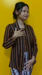 Baju Kebaya Lurik Wanita: Tradisi & Keindahan