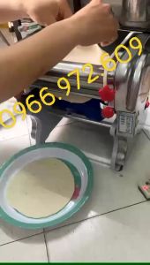 Máy cán bột làm vỏ bánh baohá cảobánh gốiđế bánh pizza size 20 chạy điệnbảo hành 12 tháng