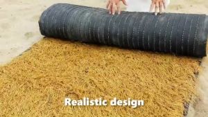 Rumput palsu luar ruangan yang disimulasikan dengan jerami cocok untuk bar teras pesta dekorasi atap jerami