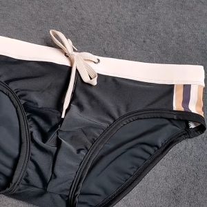 Quần bơi nam tam giác cao cấp có đệm rời QB33