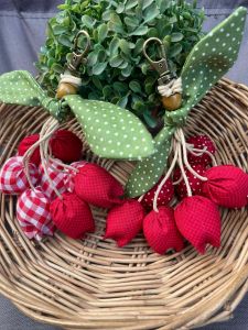 พวงกุญแจดอกไม้(ดอกทิวลิป) 1ชิ้น / 1โหล ประดิษฐ์จากผ้าคอตตอน/ของชำร่วย /ของขวัญ แบบตะขอเกี่ยว