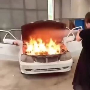 Bình chữa cháy  MINI Dùng Cho Xe Hơi Chung Cư Gia Đình Bếp Nấu Ăn An Toàn Tiện Dụng (Dung tích 500Ml)