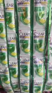Dầu Gội Clear Thảo Dược Gừng & Hoa Cúc/Bạc Hà