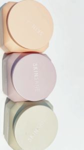 SKINSANE Body Scrub dengan Kandungan Micro Scrub untuk Mengangkat Sel Kulit Mati Melembabkan dan Mencerahkan