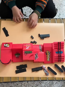 Mini Fingerboard Set Children Finger Skateboards Park Toy Plastic Fingerboard Ramp Deck Assorted Set