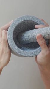 ครกหินแกรนิตแท้ ทรงกระบอก 4.5 นิ้ว พร้อมสาก 4.5 นิ้ว พร้อมสาก