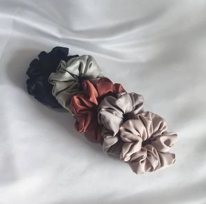 100pcs Scrunchie bahan satin Ikat rambut murah Ikat rambut Scrunchie
