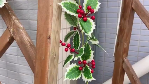 【LOCAL SELLER】2M Artificial Red Berries Leaf Vine Foliage Rattan Garland Christmas DIY Wreath Door Window Table Stair Decor Xmas Tree Hanging Ornaments Festival New Year Wedding Decoration