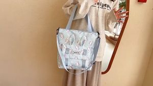 Tas Wanita Kapasitas Besar Sanrio Tote Bag: Crossbody & Shoulder Bag
