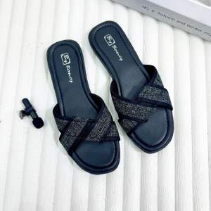 Sandal Wanita Flat Terbaru 2025 Sendal Selop Cewek Kekinian