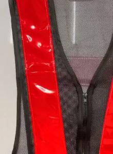 เสื้อสะท้อนแสง ทรงวี ตาข่าย 3  มีซิป สีดำ/แดง (ออกใบกำกับภาษีได้ค่ะ)