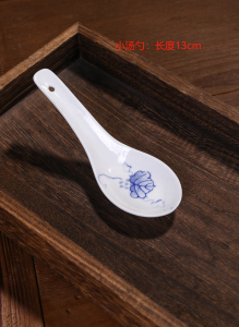 Bát Sứ Jingdezhen Họa Tiết Hoa Quả Xanh Trắng Dùng Trong Gia Đình Bát Đựng Cơm Bát Đựng Súp Bát Sứ Tráng Men Dưới Lớp Màu Truyền Thống Trung Hoa Phong Cách Cổ Điển