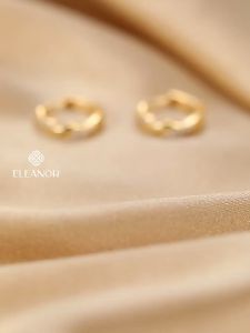 Bông tai nữ chuôi bạc 925 Eleanor Accessories khuyên tai tròn viền xoắn đính đá phụ kiện trang sức 7255